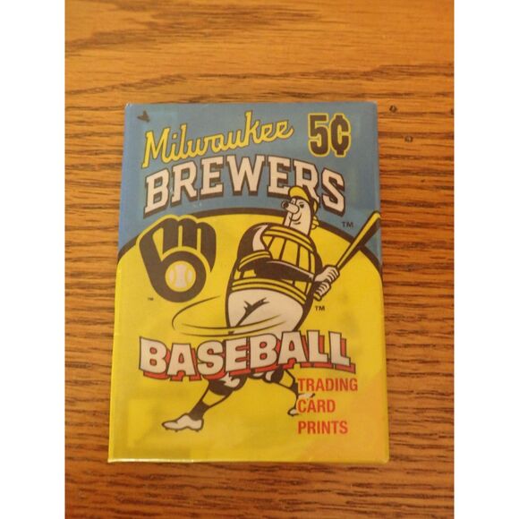 1st Edition Factory Sealed 2025 Milwaukee Brewers Police Team Set Wax Pack - Picture 1 of 4